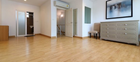 3 bedrooms Cafe / restaurant in Bangkok, Thailand No. 2498 9