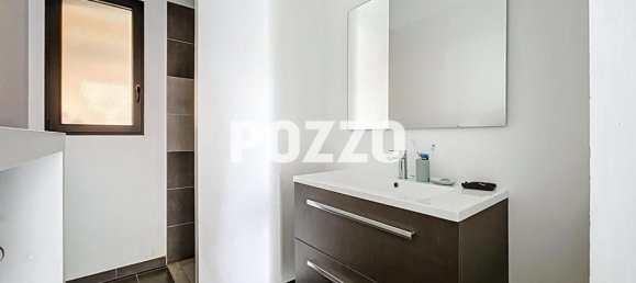 4 bedrooms House in Manche, France No. 357492 8