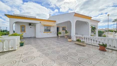 3 bedrooms House in Albufeira, Portugal No. 135434