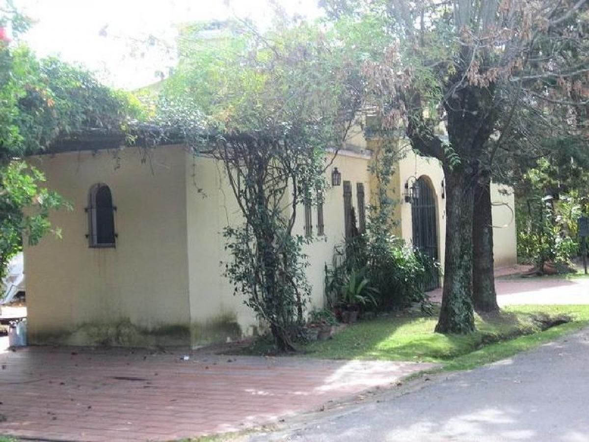 3 bedrooms House in Escobar, Argentina No. 53147