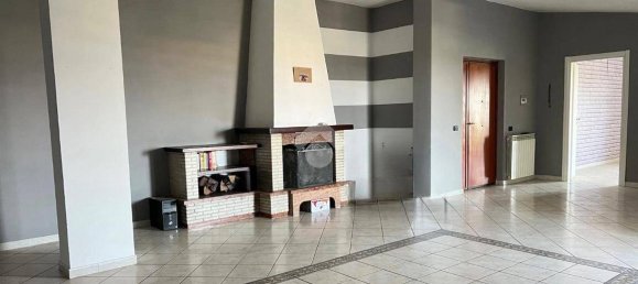 2 bedrooms Apartment in Melito di Napoli, Italy No. 82813 2