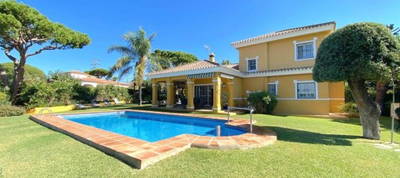5 bedrooms Villa in Marbella, Spain No. 186103 2