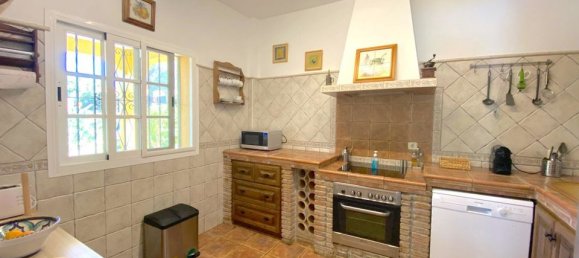 5 bedrooms Villa in Marbella, Spain No. 186103 5