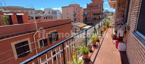 2 bedrooms Apartment in Rome, Italy No. 276365 3