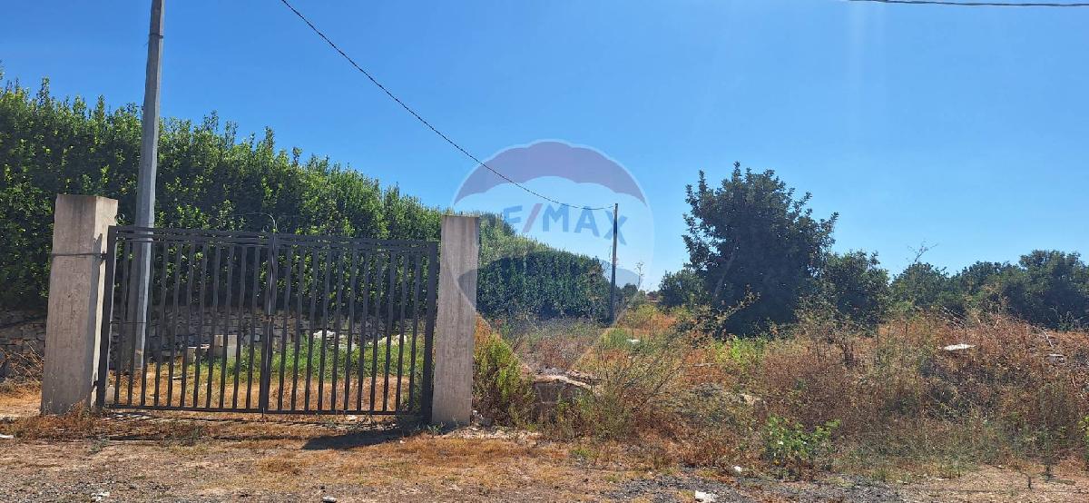 Terreno em Rosolini, Italy 11968 m² N.º 329219