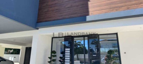 4 bedrooms Penthouse in Limassol, Cyprus No. 14101 2