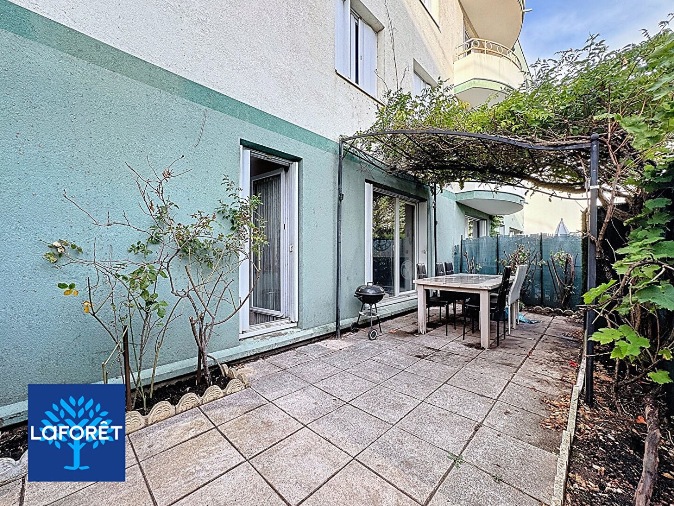 2 bedrooms Apartment in Evry, France No. 322169