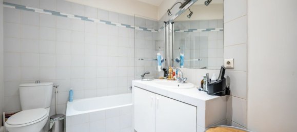 2 bedrooms Apartment in Paris, France No. 169968 9