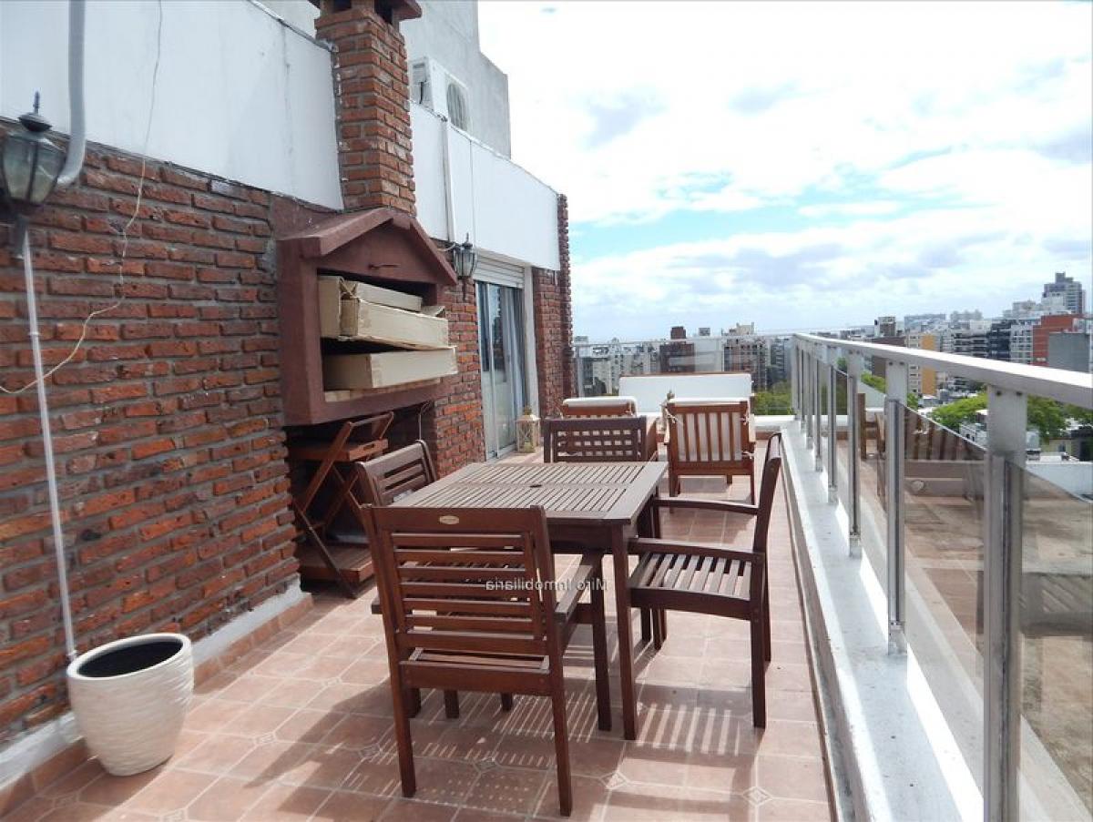 3 bedrooms Apartment in Montevideo, Uruguay No. 3022