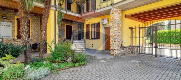 1 bedroom Apartment in Canegrate, Italy No. 327948 2