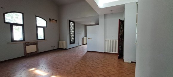 Дом с 5 спальнями в Судзара, Италия № 361230 11