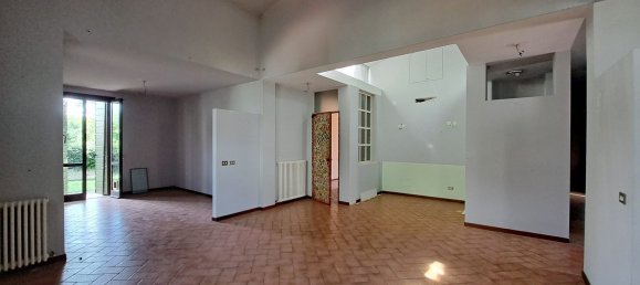 Дом с 5 спальнями в Судзара, Италия № 361230 10