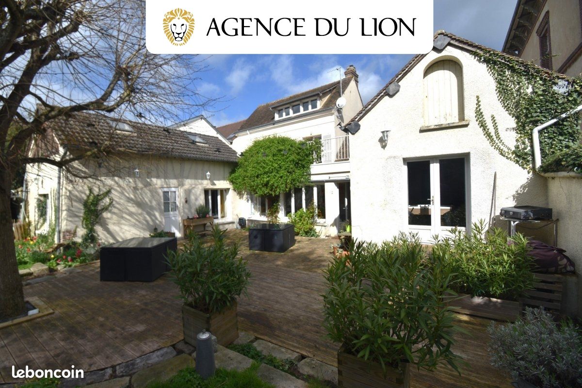 6 chambres Maison à Dreux, France No. 155339