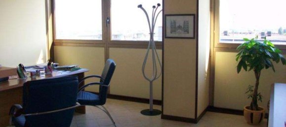 Büro in Sassuolo, Italy 80m², Nr. 137515 12