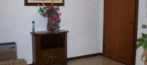 Büro in Sassuolo, Italy 80m², Nr. 137515 9