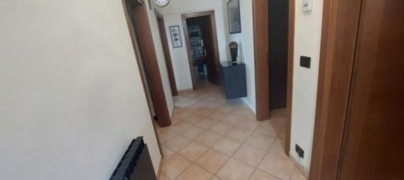 Apartamento de 4 divisões em Massa, Italy N.º 192956 10
