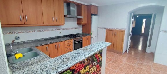 3 bedrooms Villa in Valencia, Spain No. 184683 4