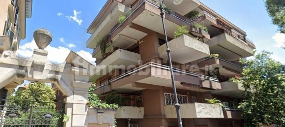 1 bedroom Apartment in Rome, Italy No. 356923 4