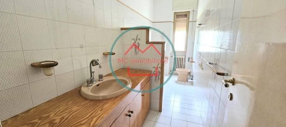 4-salle Appartement à Montecatini Terme, Italy No. 75272 7