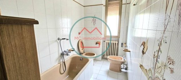 4-salle Appartement à Montecatini Terme, Italy No. 75272 8