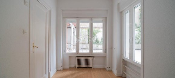 337m² Office in Madrid, Spain No. 171116 14