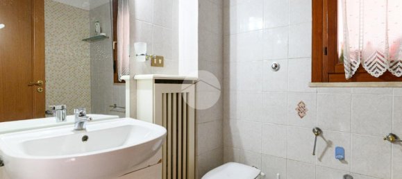 3 غرف نوم شقة في Rome, Italy رقم 167613 36