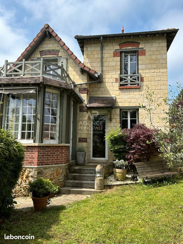 4 bedrooms House in Pontoise, France No. 189629