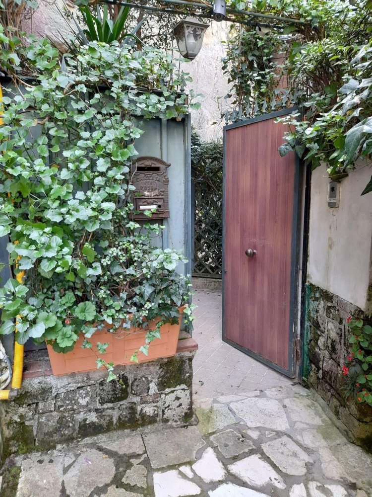 5 rooms House in Naples, Italy No. 98067