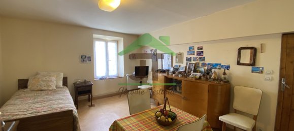 Edificio de 5 dormitorios en Patay, France No. 94183 24