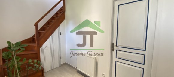 Edificio de 5 dormitorios en Patay, France No. 94183 3