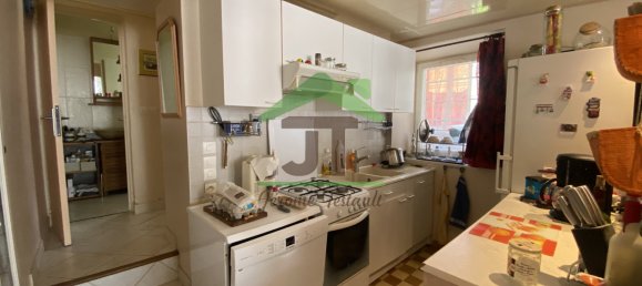 Edificio de 5 dormitorios en Patay, France No. 94183 7