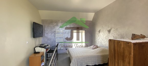 Edificio de 5 dormitorios en Patay, France No. 94183 5