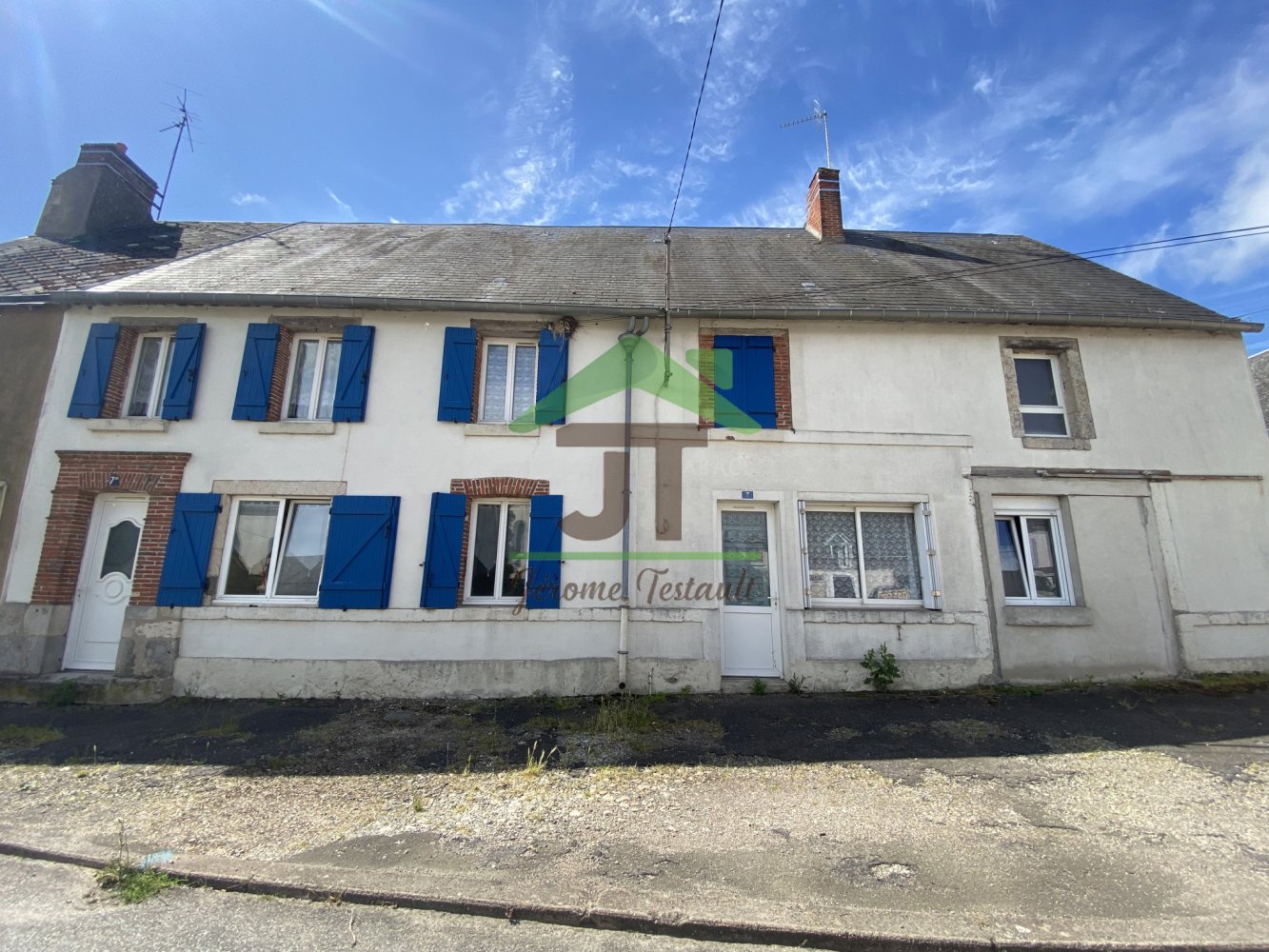 Edificio de 5 dormitorios en Patay, France No. 94183
