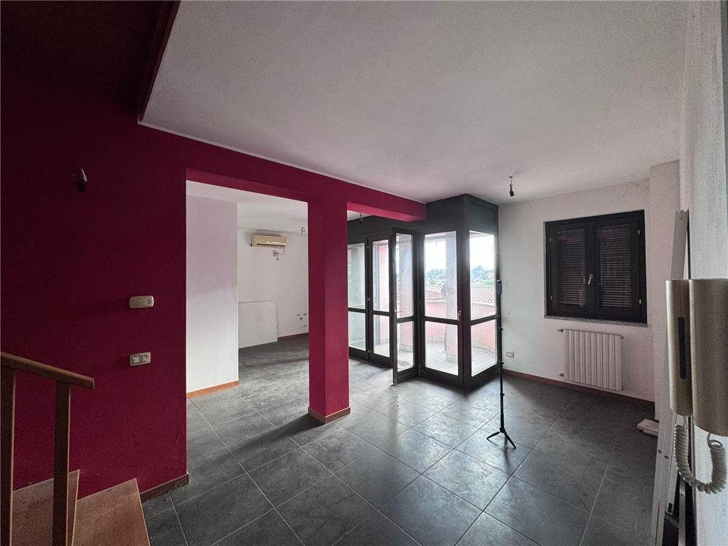 Квартира с 2 спальнями в Понте Ламбро, Италия № 224101