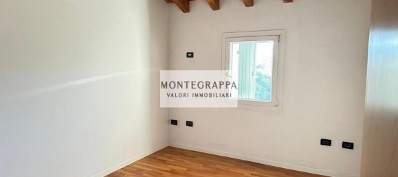 Casa de 6 habitaciónes en Piombino Dese, Italy No. 169347 2