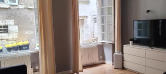 Estudio en Blois, France No. 251041 5