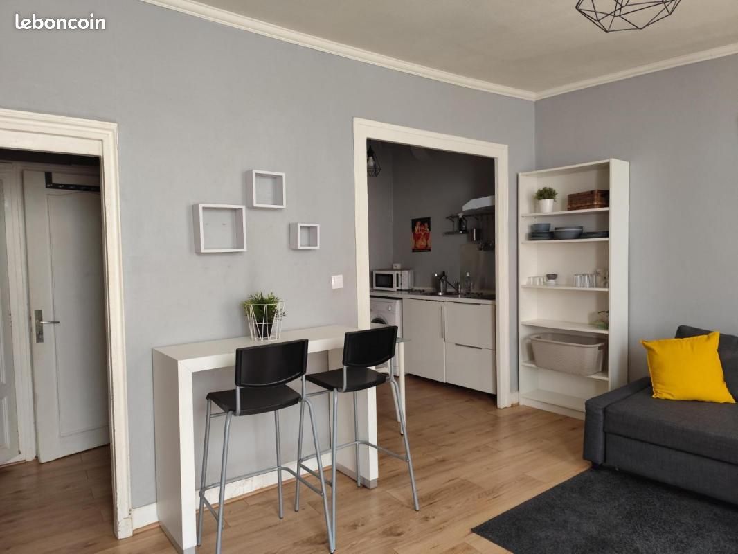 Estudio en Blois, France No. 251041