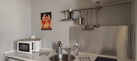 Estudio en Blois, France No. 251041 2