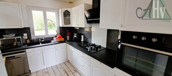 4 Schlafzimmer Villa in Pont-sur-Yonne, France, Nr. 195803 3