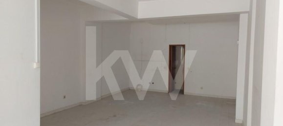 Коммерческая недвижимость 55м² в Сетубал, Португалия № 57019 17
