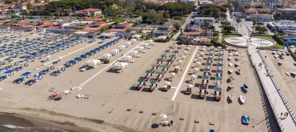 Вилла с 2 спальнями в Форте деи Марми, Италия № 192243 14