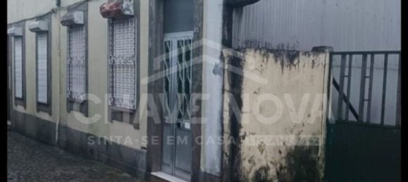 3 bedrooms House in Porto, Portugal No. 206842 2