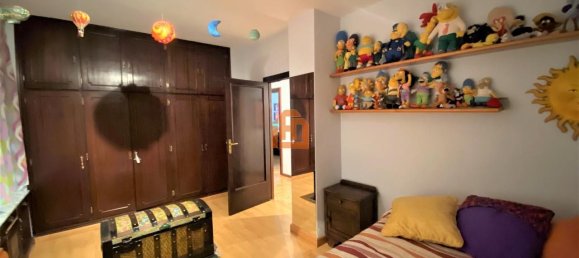 Apartamento de 4 dormitorios en León, Spain No. 78686 16