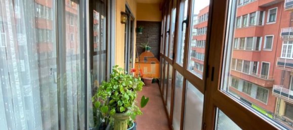 Apartamento de 4 dormitorios en León, Spain No. 78686 4