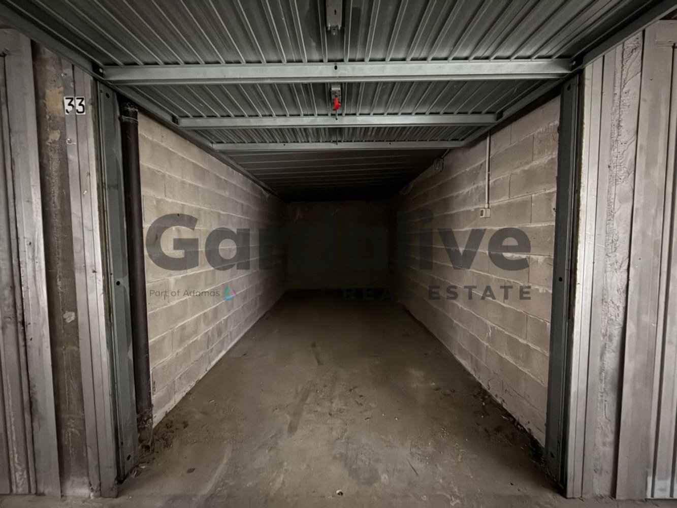 Garaje en Brescia, Italy 56 m² No. 332665