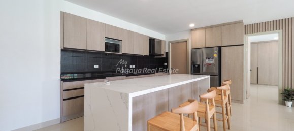 4 bedrooms Condo in Pattaya, Thailand No. 21740 2