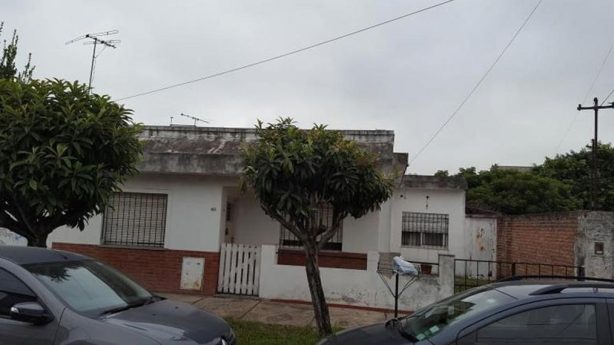 3 bedrooms House in Tres de Febrero, Argentina No. 8086
