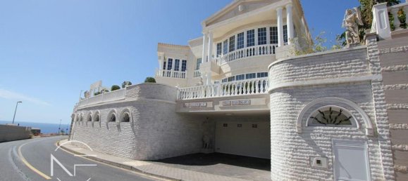 6 bedrooms Villa in Adeje, Spain No. 117147 2