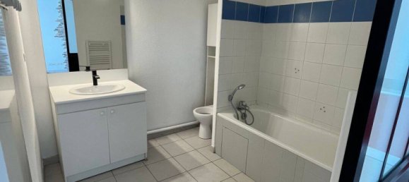 1 bedroom Apartment in Istres, France No. 331558 2