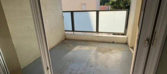 1 bedroom Apartment in Istres, France No. 331558 3